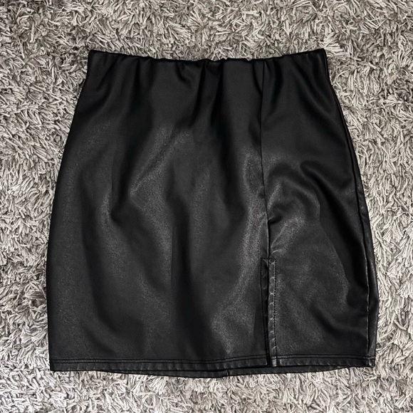 Black Mini Faux Leather Skirt - Picture 1 of 3